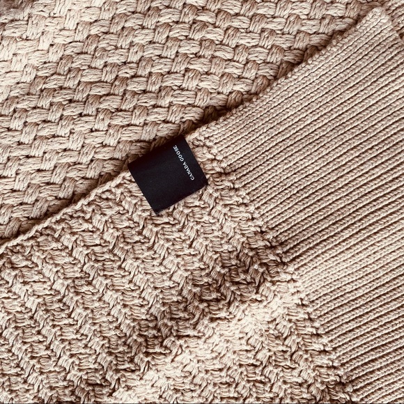 Canada Goose wool scarf tan color - Picture 2 of 4